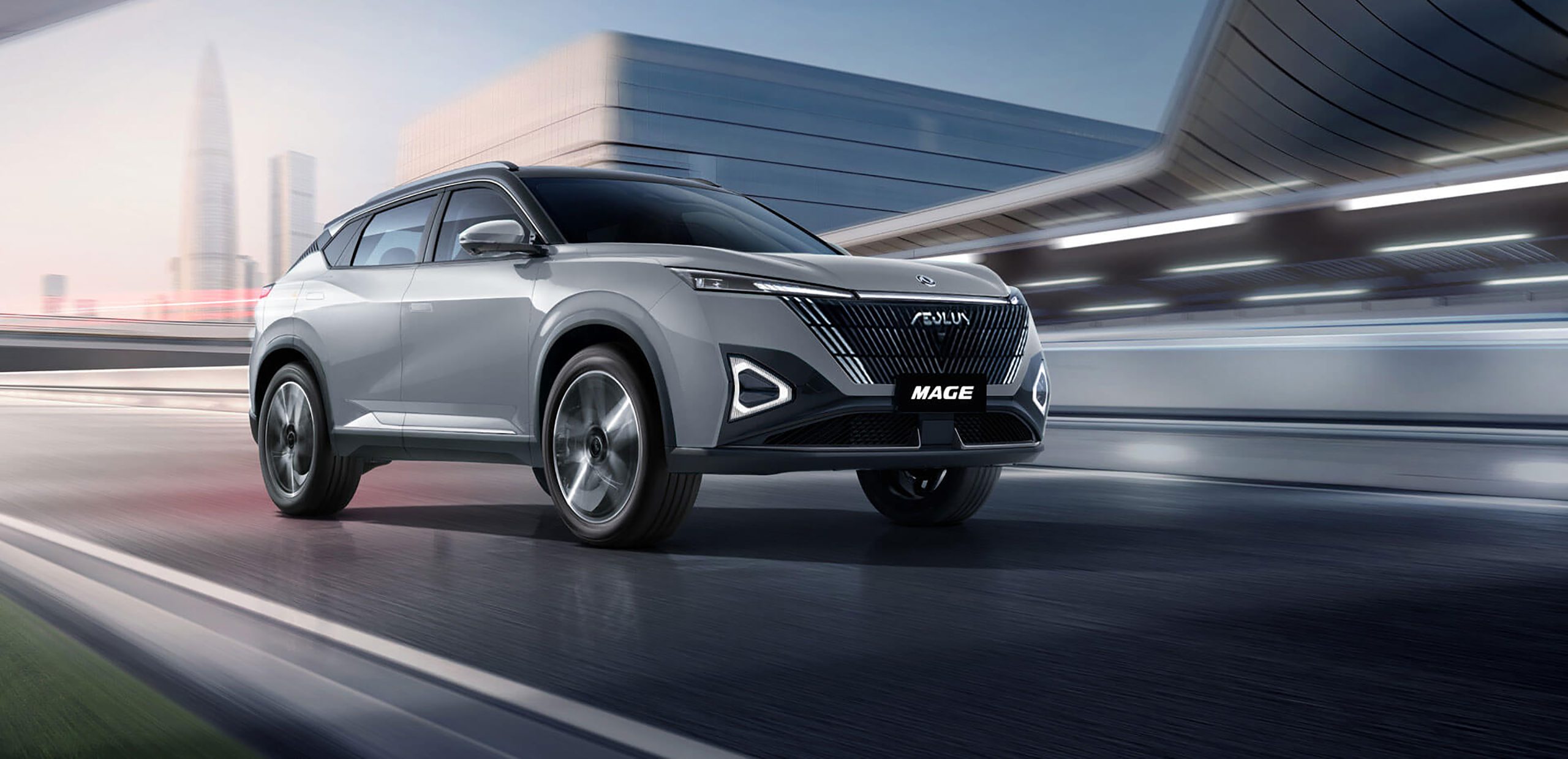 Read more about the article Spotlight on the Dongfeng Aeolus AX7: Bold Design Meets Smart Performance
